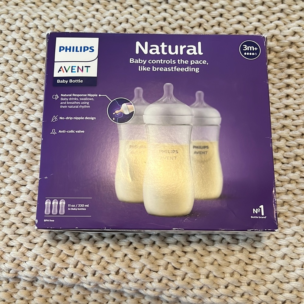 Avent baby bottles 3 11oz bottles that have never been used or open! SOLD